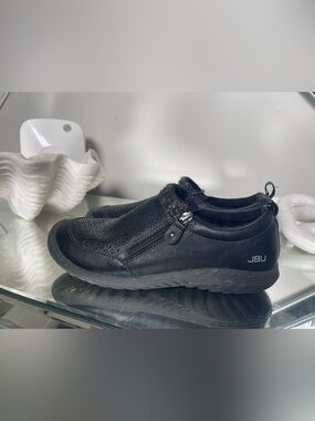 JBU COmfort slip ons